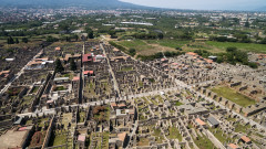 Слаб земен трус причини щети в археологическия комплекс Помпей