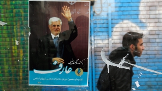 Влиятелен ирански реформатор агитира в метрото в Техеран дни преди вота
