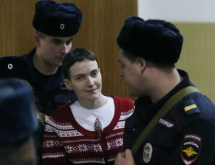 Порошенко моли Путин да освободи Надежда Савченко