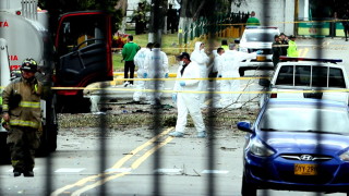 Най малко 10 души са загинали а повече от 50 други