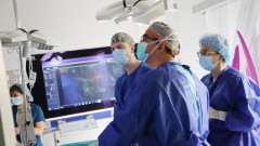 Хирурзи от ВМА оперираха на живо пред 250 медици