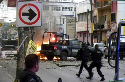 Нападенията с коли-бомби се пренесоха в Мексико 