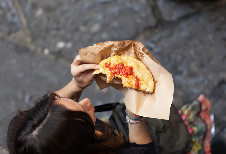  Пица на тротоара е безусловно наложително прекарване в Италия 