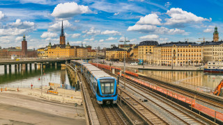 Електротаблата на мотрисите на Стокхолмското метро и на междуградските влакове на Хамбург се произвеждат в Радомир