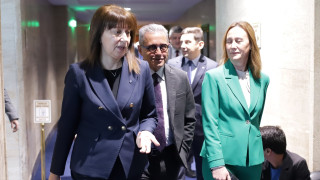 Броени дни след още един депутат депозира своята оставка Това