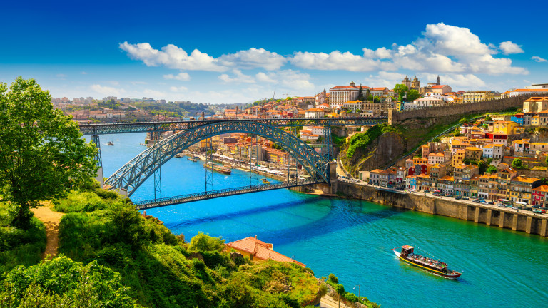 Полицаи са арестувани в Португалия