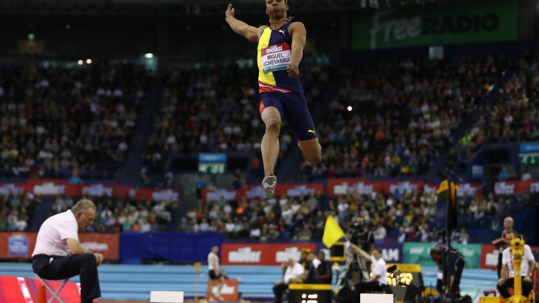 Хуан Мигел Ечевария скочи 8.92 метра в Хавана