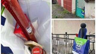 Снимка на торбичка брандирана с име на политическа партия се