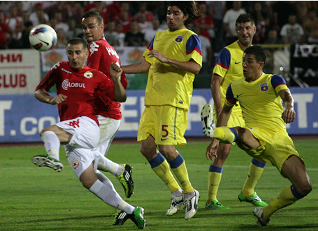 ЦСКА страда жестоко срещу побратимия Стяуа