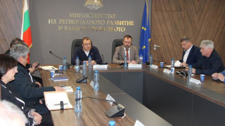 Регионалният министър: Ако тръгнем да уволняваме в АПИ, няма кой да оправя дупки