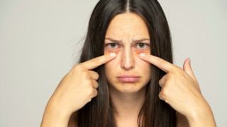 Събуждаме се поглеждаме се в огледалото и отново виждаме