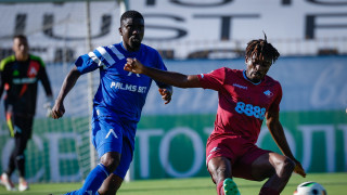 Треньорът на Левски Станислав Генчев ще заложи на Карлос