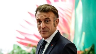 Френският президент Еманюел Макрон е изправен пред обвинения в политически