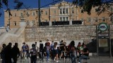 Рекордни 935 заразени в Гърция