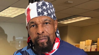 Един от легендарните кечисти на WWE и WCW Мистър