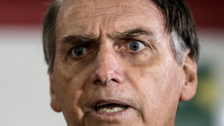 Крайнодесният кандидат за президент на Бразилия Жаир Болсонару все още