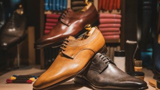 Balenciaga е една от луксозните модни марки разпознаваема с обемистите