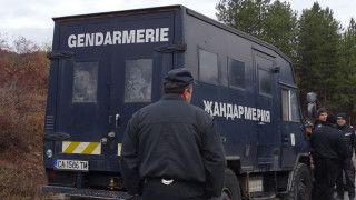 С мащабна акция полиция жандармерия и барети издирват избягалия преди дни