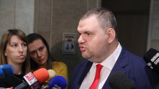 Пеевски: Няма да позволя някой, който се е изтропосал на жълтите павета, да дели хората