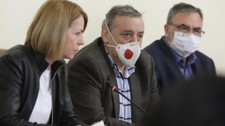 Борисов влуден от „шегаджийките“ туристки до Сърница