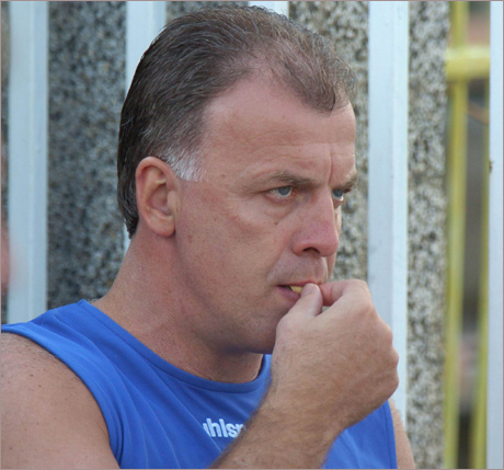 Наско Сираков се връща от Дубай с "кандидат-зетьовете" си