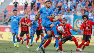 Нападателят на Левски Билал Бари продължава рехабилитацията си след