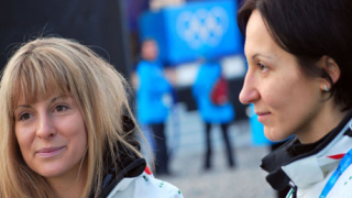 Журналисти изненадаха Сани с цветя и подарък