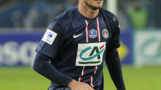 Виктория подари на Дейвид ваучер