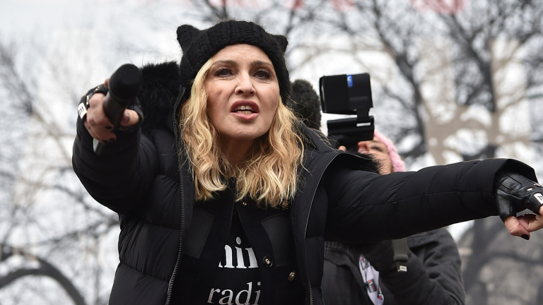 Мадона не иска да "взривява Белия дом" 