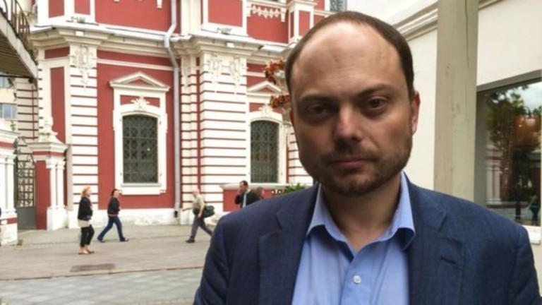 Руският опозиционер Владимир Кара-Мурза е преместен от наказателна колония в