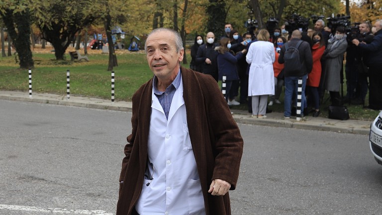 Доц. Атанас Мангъров, който е един от основните критици на