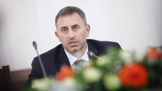 Тъй като общественият фокус е насочен към доставките на нефт