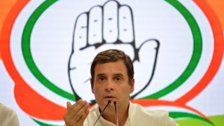 Индийският опозиционен лидер Рахул Ганди губи депутатското си място в
