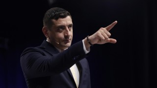 Симион иска компенсации за румънската военна помощ за Украйна 