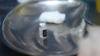 Гръцките здравни власти са загубили по малко от 500 дози от