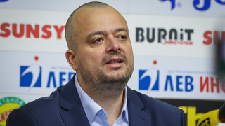 Председателят на Сдружение Левски на левскарите Димитър Костадинов говори пред