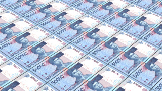 Индонезийската рупия отслабна до 15 хил за долар за първи