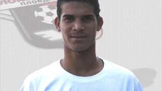 Латвийци искат Васил Камбуров