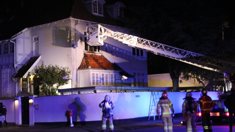 Най-малко двама души са атакували посолството на Турция в датската