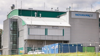Ваксината на Novavax показа висока ефективност, но не и срещу мутацията от ЮАР