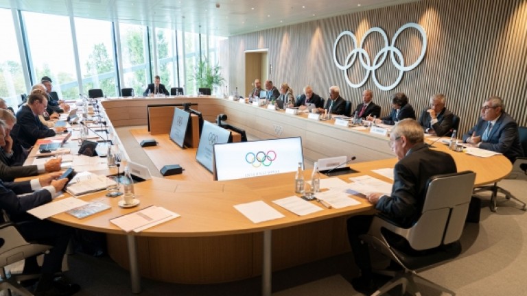 Международният олимпийски комитет ще проверява дали всички спортисти са ваксинирани