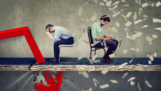 Този февруари обявите за работа намаляват със 7 и са