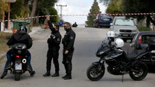 Двама въоръжени мъже на мотоциклет са простреляли и убили известен