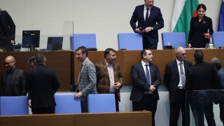 След като през миналата седмица опозицията в Народното събрание в