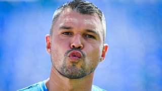 Бившият български национал Валери Божинов качи любопитна снимка в профила