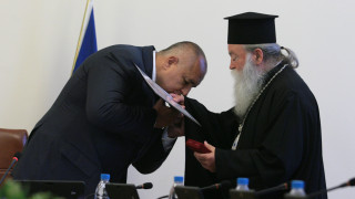 Митрополит Гавриил връчи на премиера почетна грамота