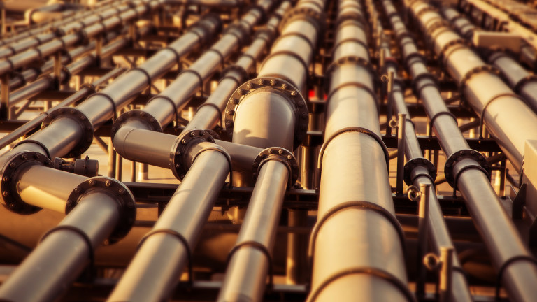 ОПЕК+ постигна историческа сделка за по-ниски цени на петрола