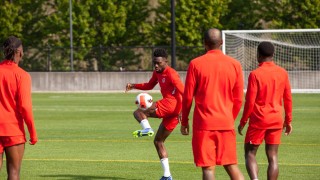 Футболистите от националния отбор на Канада подновиха подготовки след среща