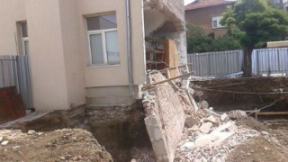 Има виновни за срутването на математическата гимназия в Казанлък