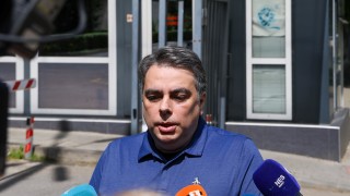 Председателят на Продължаваме промяната ПП Асен Василев обяви че за